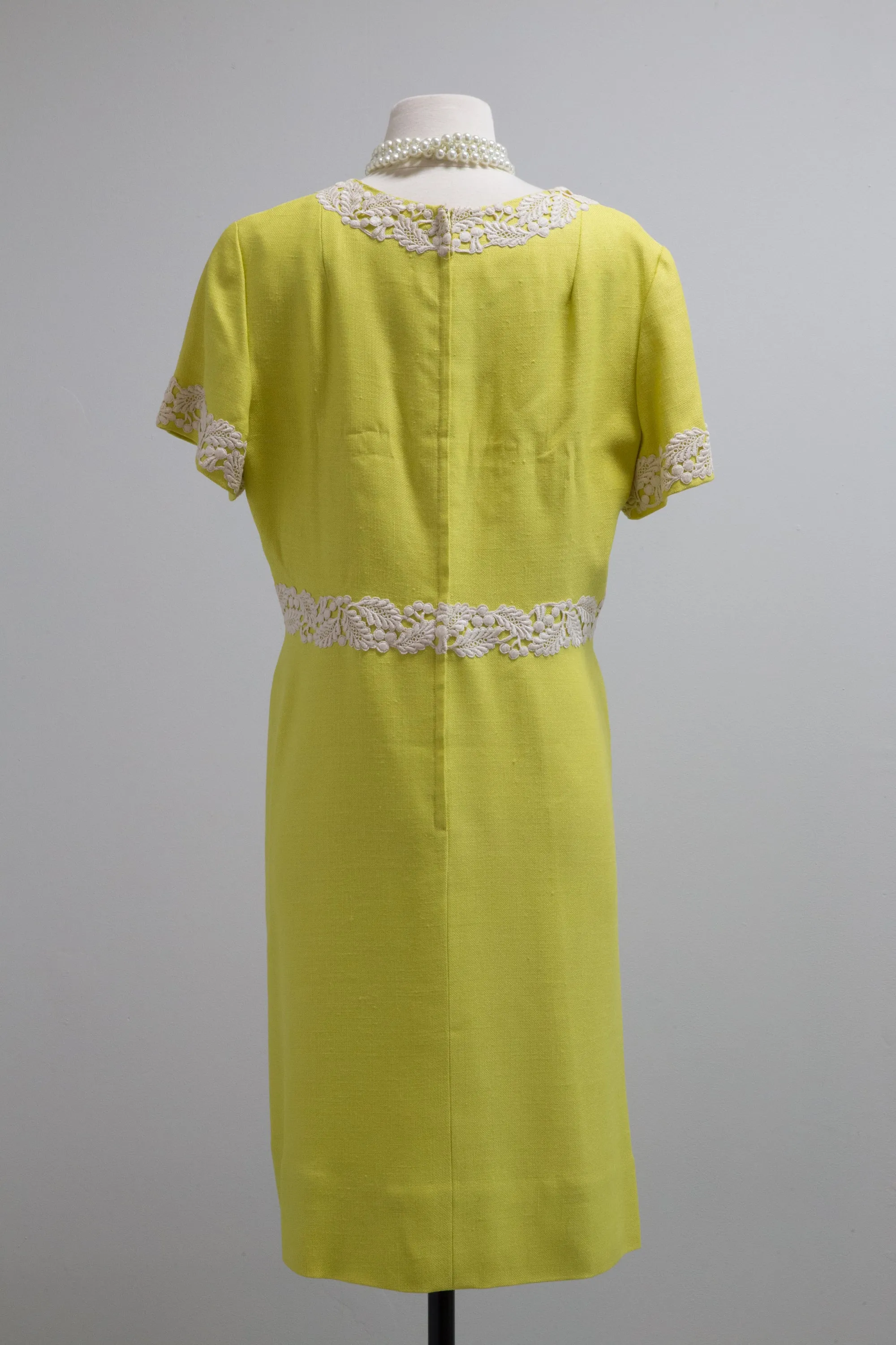 Brilliant 1960's Lemon Yellow Linen Dress By Vera Maxwell / XL