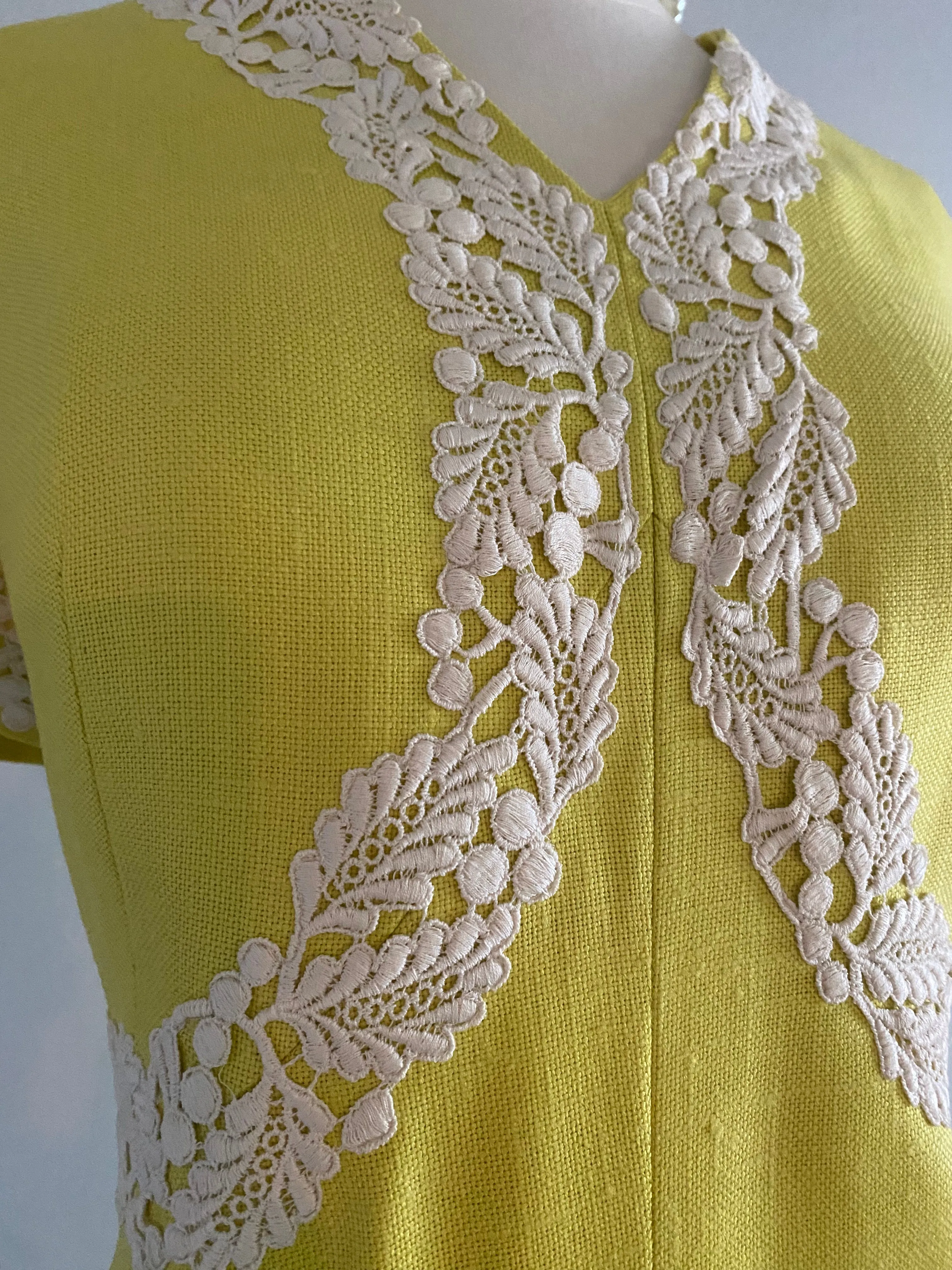 Brilliant 1960's Lemon Yellow Linen Dress By Vera Maxwell / XL