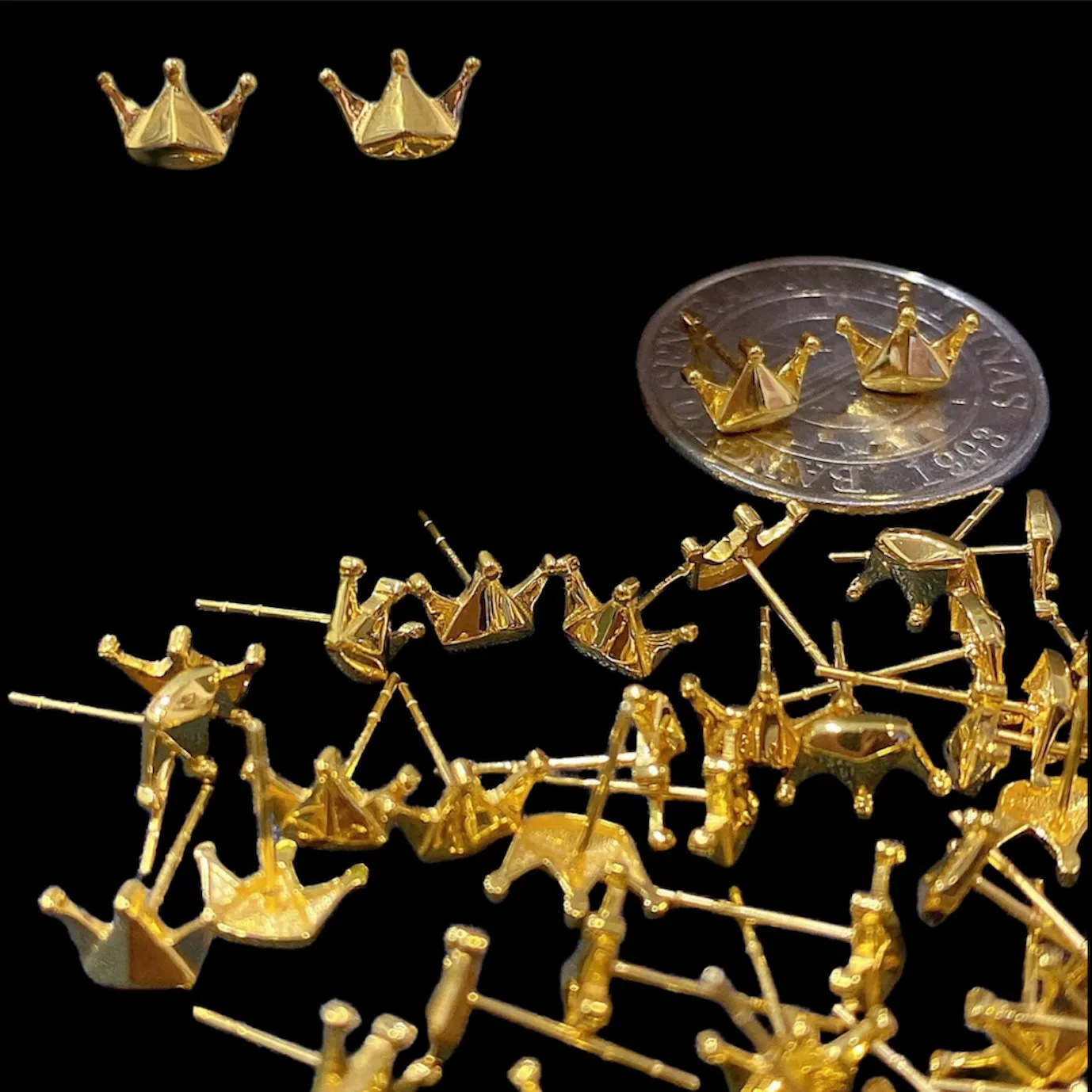 #GOLD2024 | 18K Golden Crown Stud Earrings