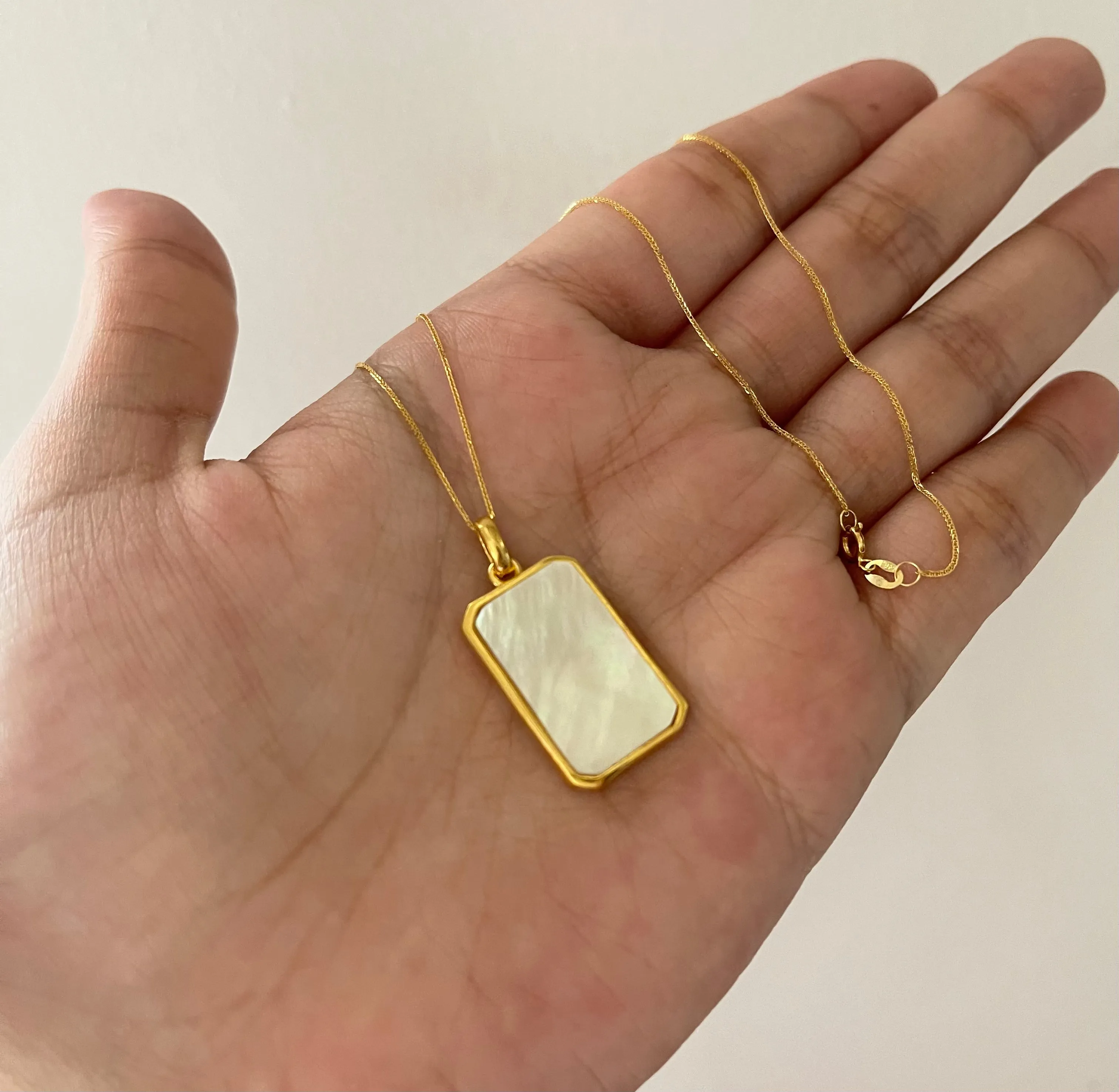 #GOLD2024 | Golden Mother of Pearl Bar Necklace 18” 18kt