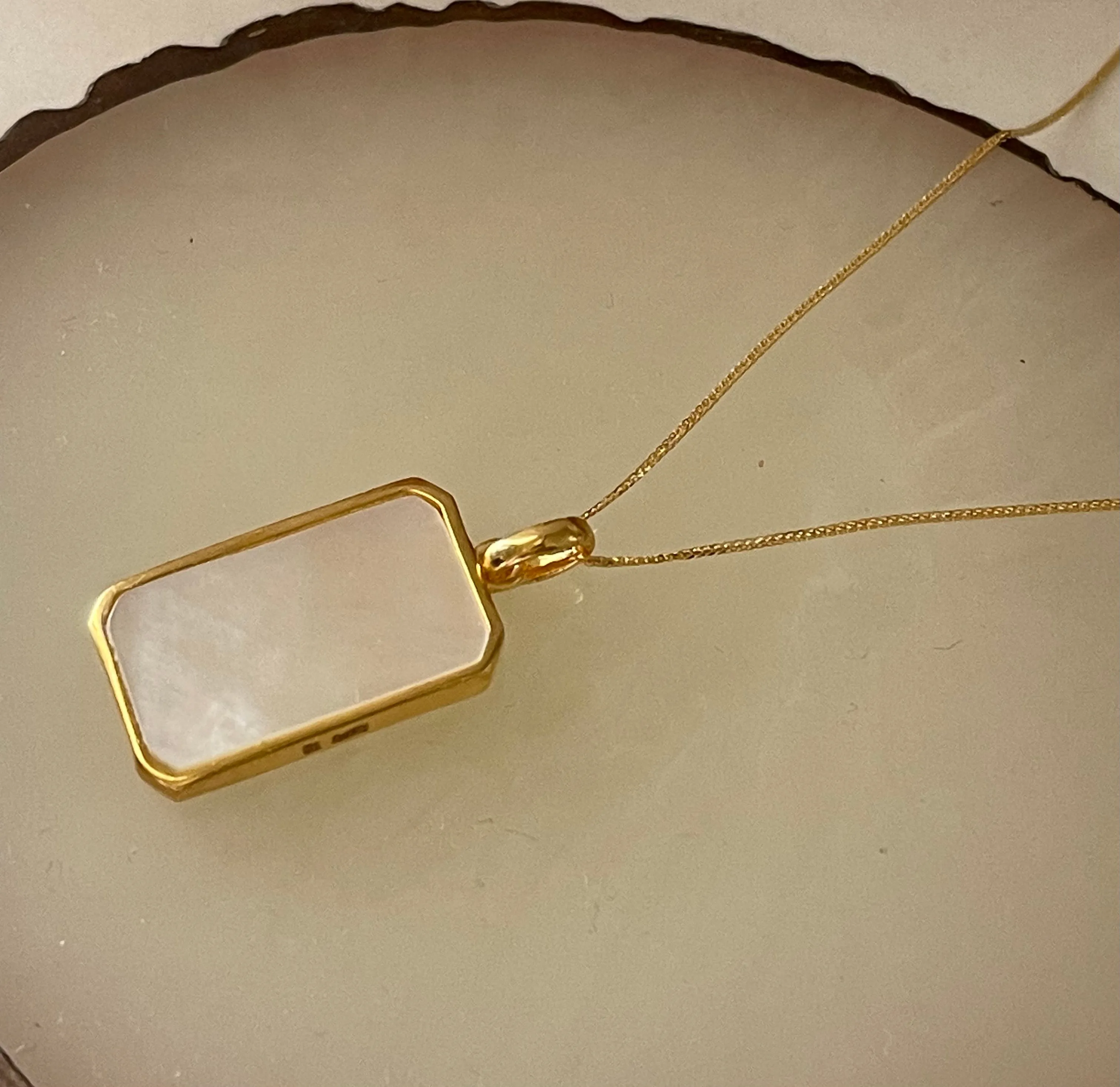 #GOLD2024 | Golden Mother of Pearl Bar Necklace 18” 18kt