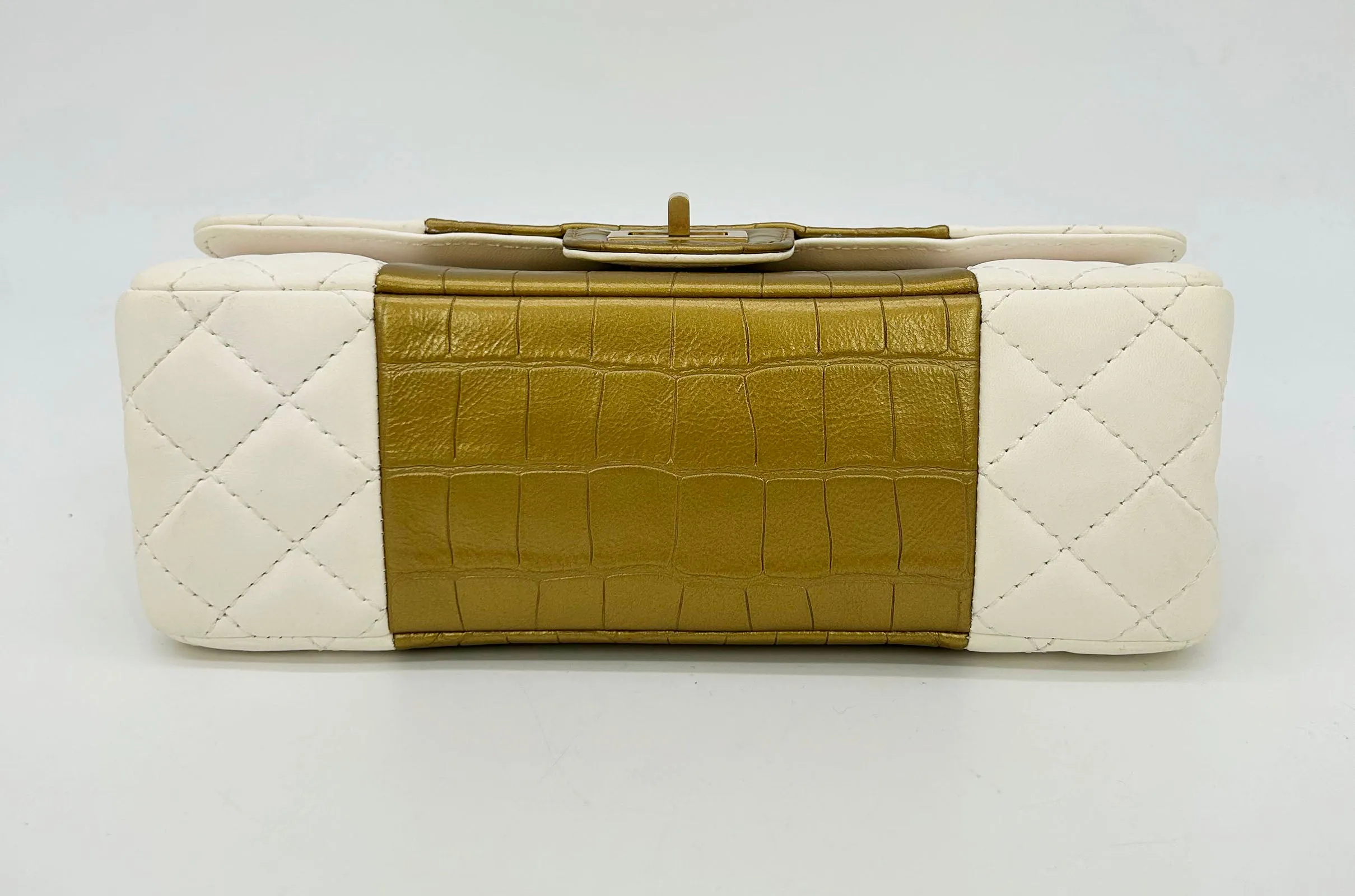 NEW Chanel Cream Leather Gold Alligator Double Flap Classic 2.55 Reissue NWT