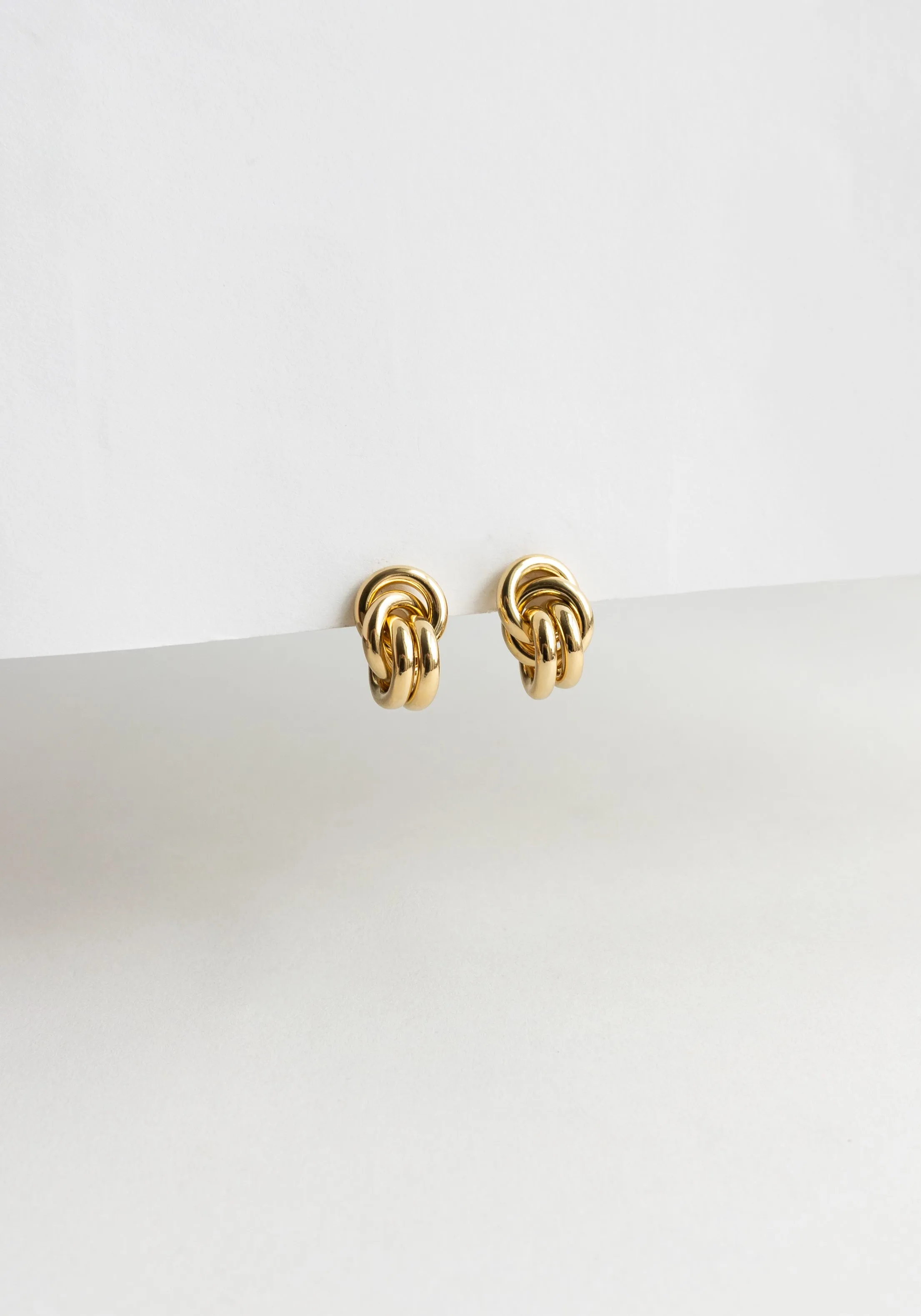 Vera Earrings in Gold