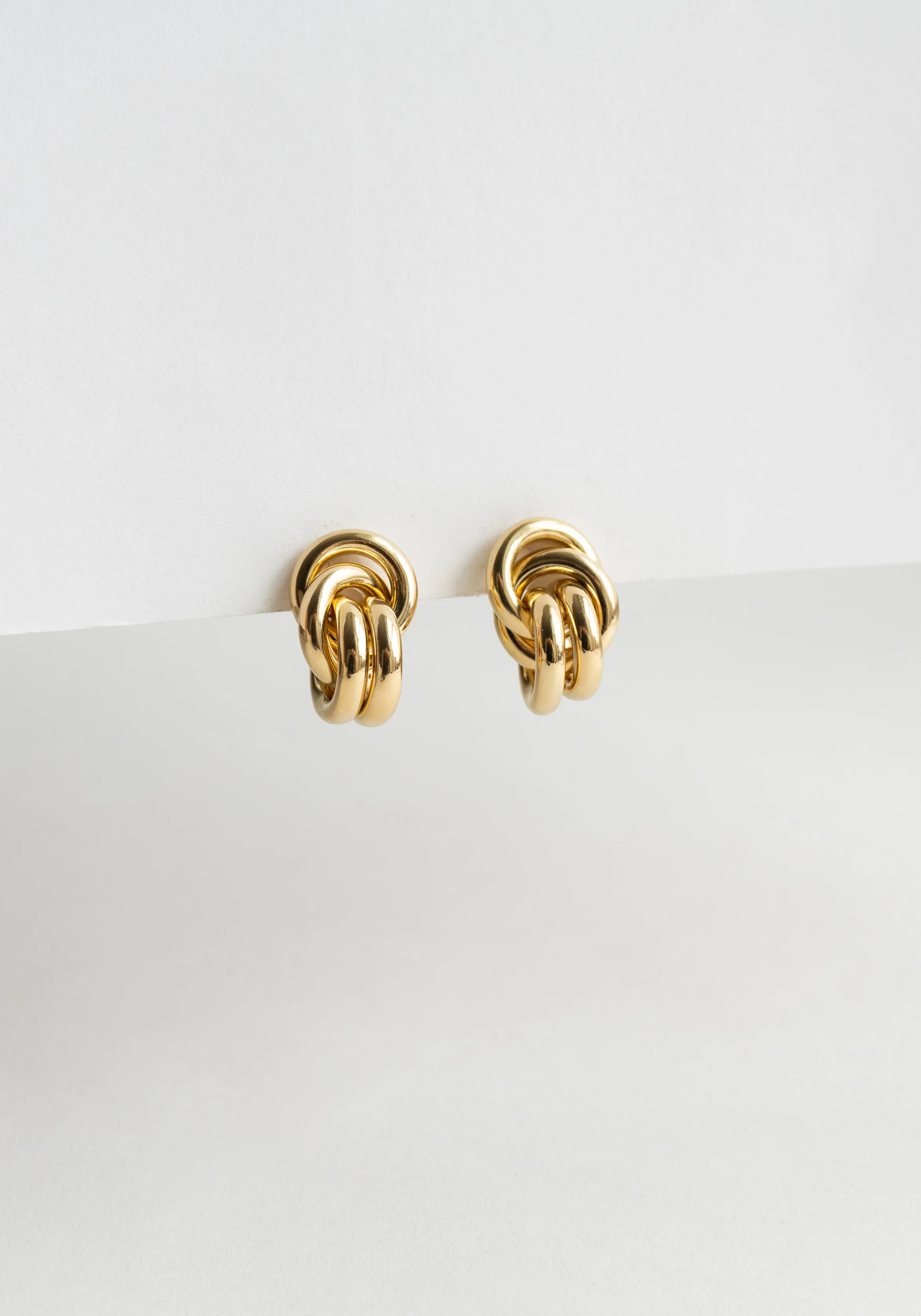 Vera Earrings in Gold